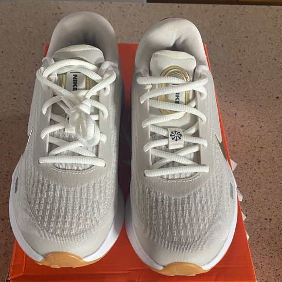 Nike Women's Cream and Gold Athletic Shoes - Picture 2 of 7